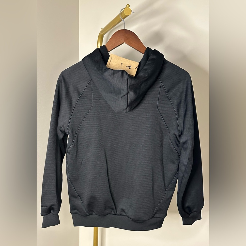 NWT! Kobe Big Kids' Nike Therma-FIT Pullover
Hoodie - Picture 6 of 12